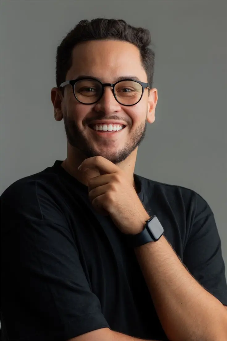 Javier Estrada (Director Comercial)